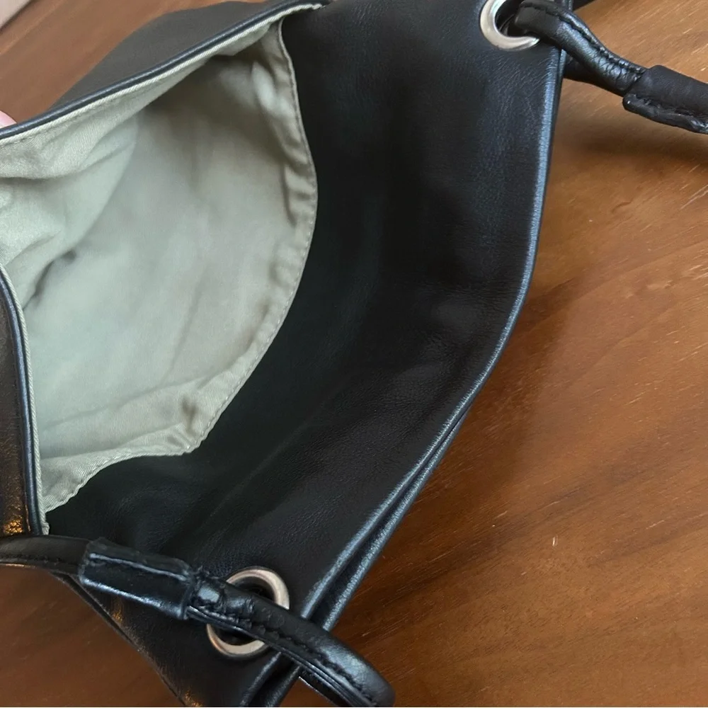 Margot Kari Leather Crossbody Bag | black